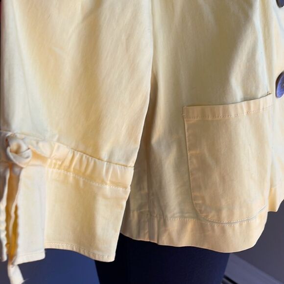 LAL (Live A Little) lemon pleated crew neckline and back bodice unlined jacket. - Picture 3 of 6
